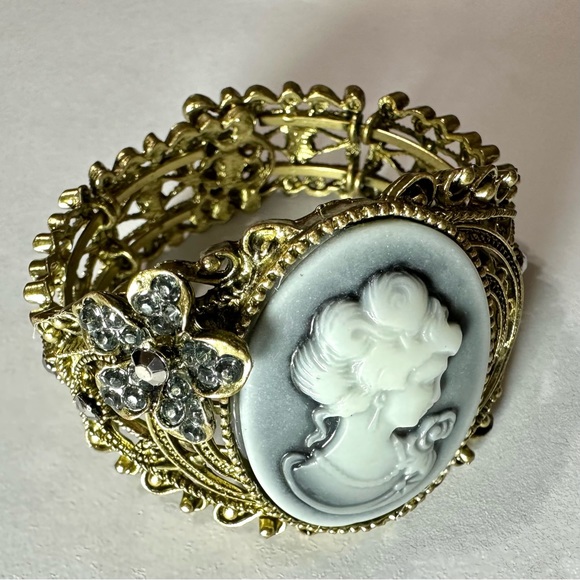 Cameo Bracelet Cuff Victorian Style - Picture 2 of 5
